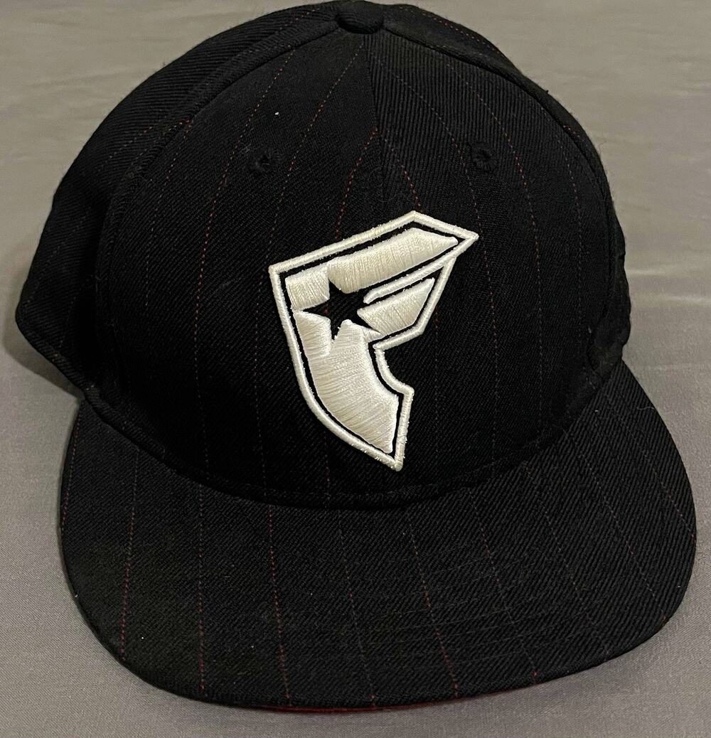 New Era 59FIFTY Famous Stars and Straps Hat 7 1/4 Black Pinstripe Y2K